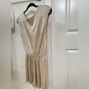 One Clothing Los Angeles-Light Gold V-back cut off shape